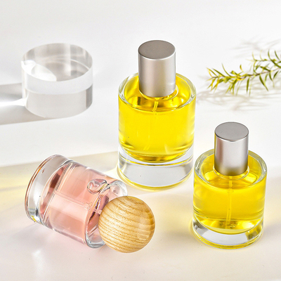 شراء زجاجة عطر زجاجية 30 مللي 50 مللي أسطوانة حربة شفافة عبوة فرعية زجاجة رذاذ مستحضرات التجميل مع غطاء خشبي online manufacture