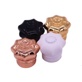 شراء تصميم فريد من نوعه غطاء العطور سبائك الزنك كريستال ، غطاء زهرة شكل تاج معدني online manufacture