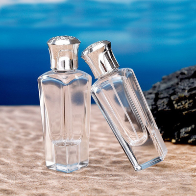 50 مل زجاجة عطر 15 حربة ، قاع سميك ، شكل ماسي ، قاع مربع صغير ، غطاء خارجي منحوت ، مستحضرات التجميل الفرعية بوت